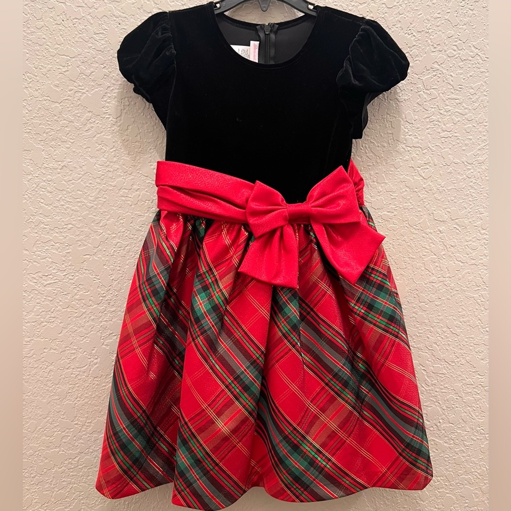 Girls Plaid Christmas Dress size 6 - Gently Used